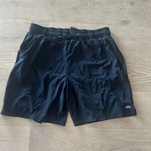 Alo Yoga Black Mens Shorts